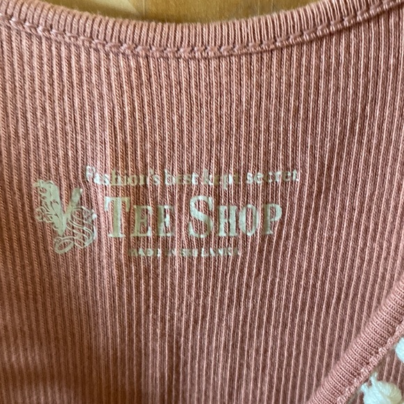 Victoria Secret tank top - Picture 2 of 8